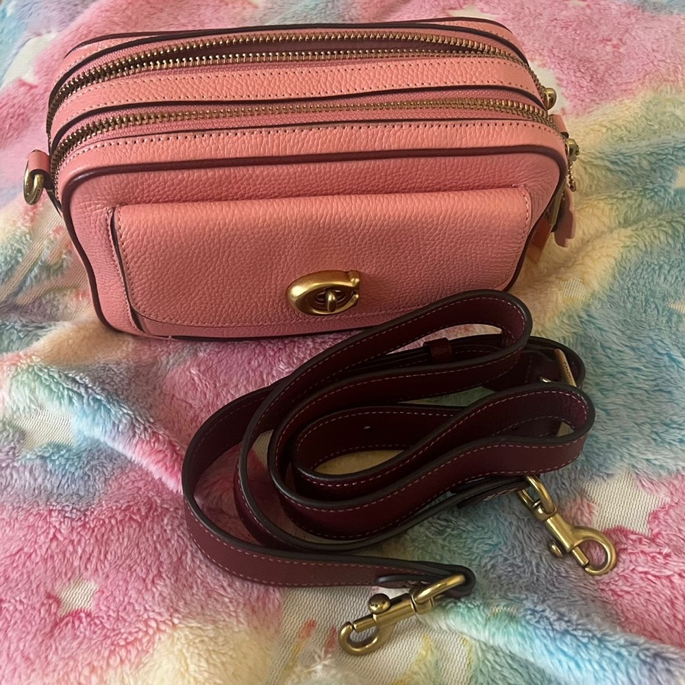 Coach Spring Pink Powder Camera Bag Pouch Swing  Zip Crossbody Burgundy purse - Picture 2 of 9